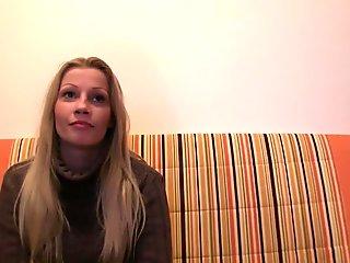 Lucrative offering for hot chick